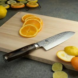 Shun-Premier-Santoku-7-KAI-USA-1681419273.jpg